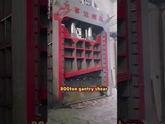 Mesin geser gantry untuk logam bekas 800 ton, menggunting bagian baja berat
